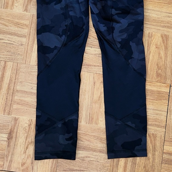 Lululemon Camo crop leggings used in great condition - Picture 5 of 12
